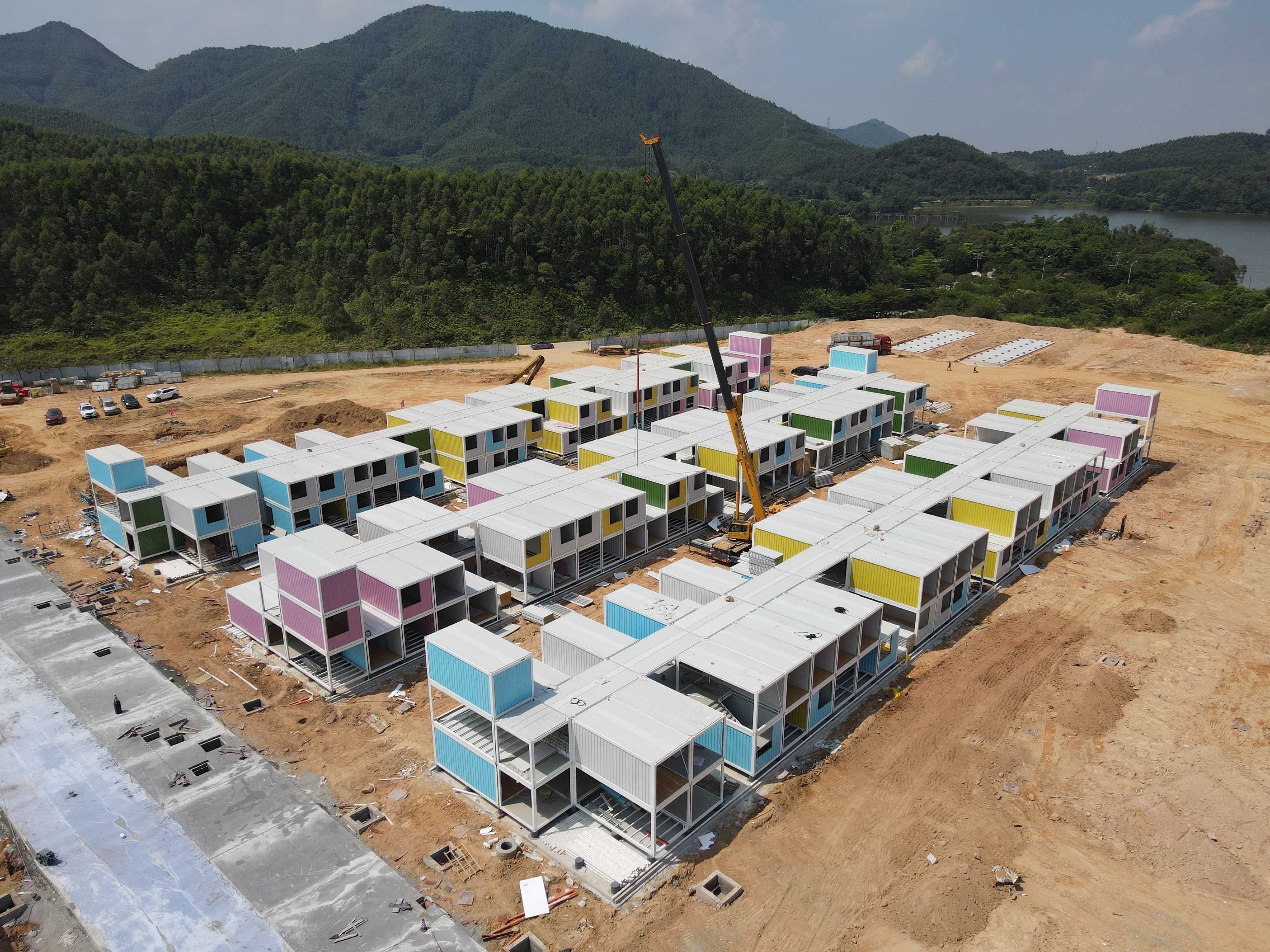 Strictly implement the air quality testing standards for teaching spaces to ensure the health of teachers and students. At the same time, lightning protection tests were also carried out, all of which met the standards.