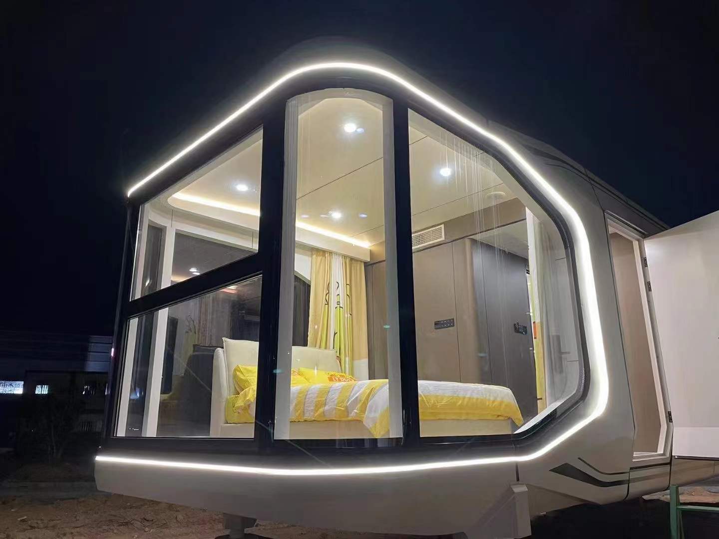 CAPSULE HOUSE