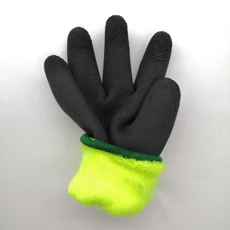 Latexfoamwintergloves-6