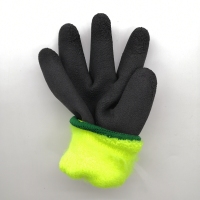 Latexfoamwintergloves-6
