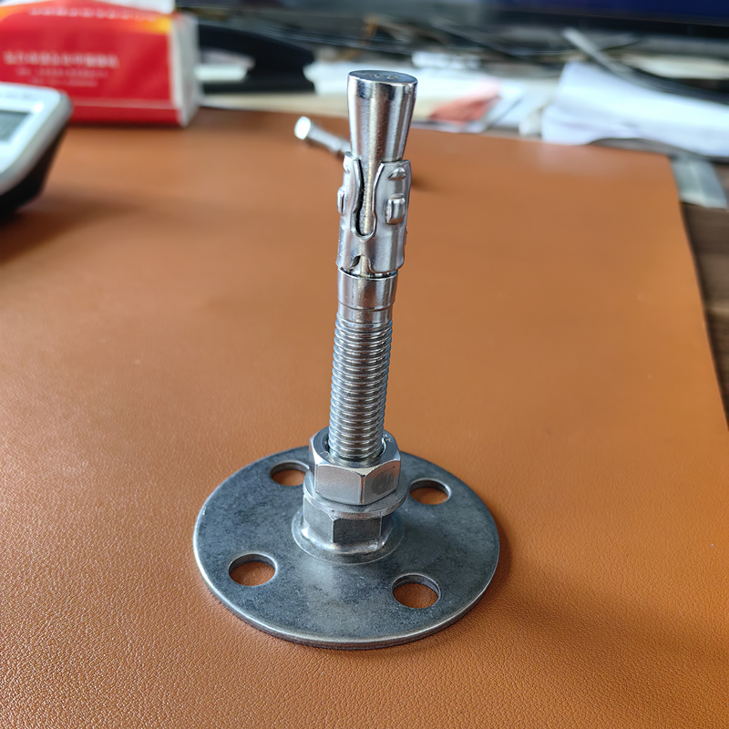 stoneclipwithwedgeanchor2