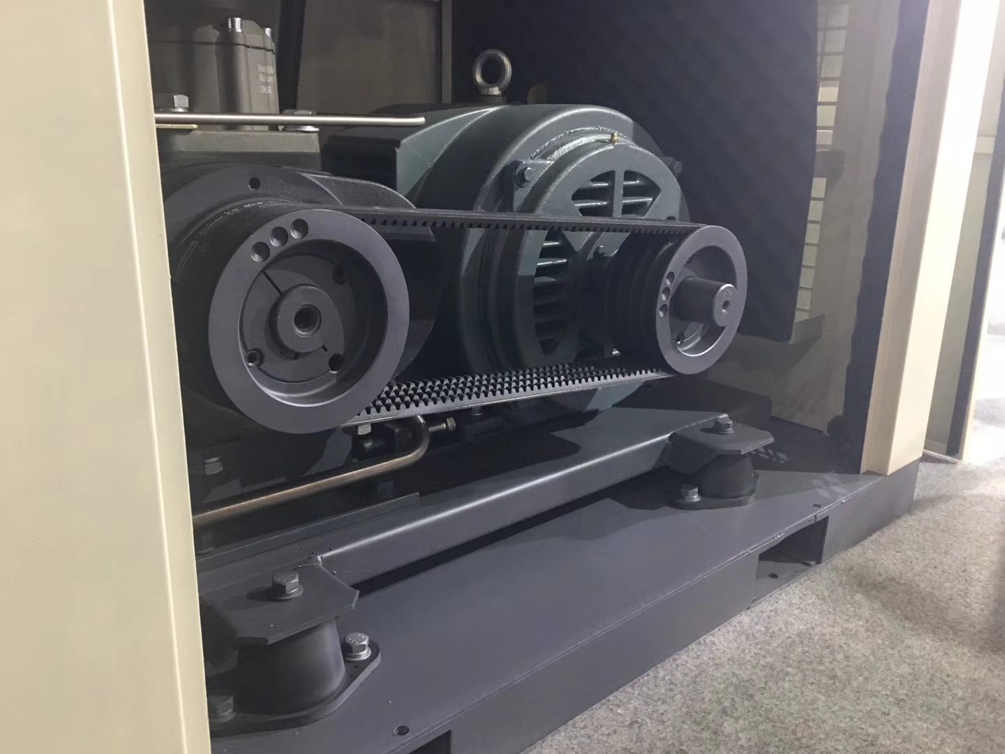 Pulleys, belts, chains, sprockets