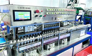 Automated foam pump engine testing machine for airtightness