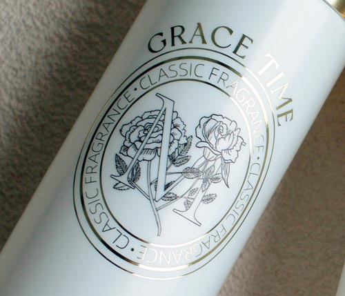 a custom foamer bottle with a hot stamped gold logo