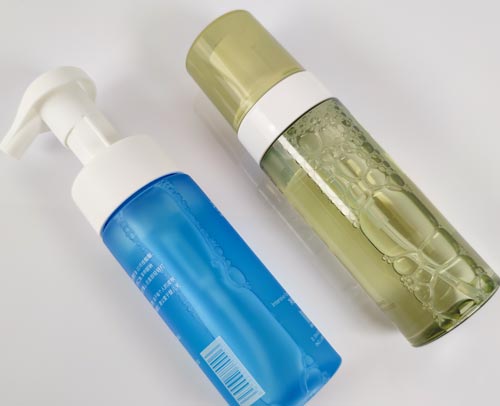 2 custom PET foam pump bottles, left in matte finish, right glossy