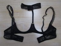 608301Nakedbreastbrapacking14