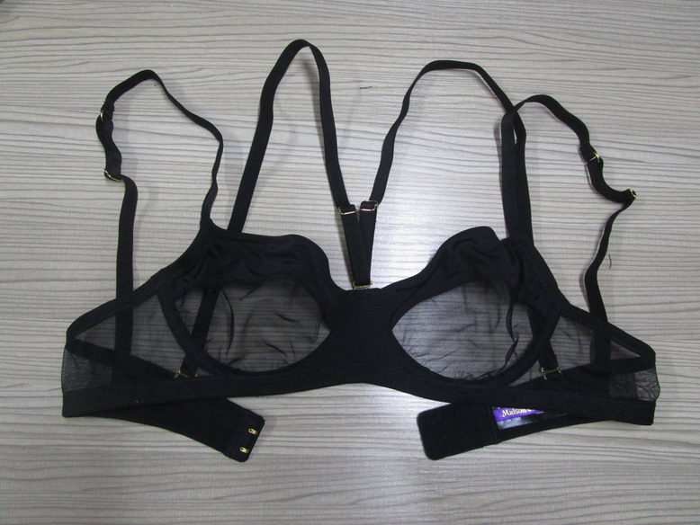 MadameReveWirebra1