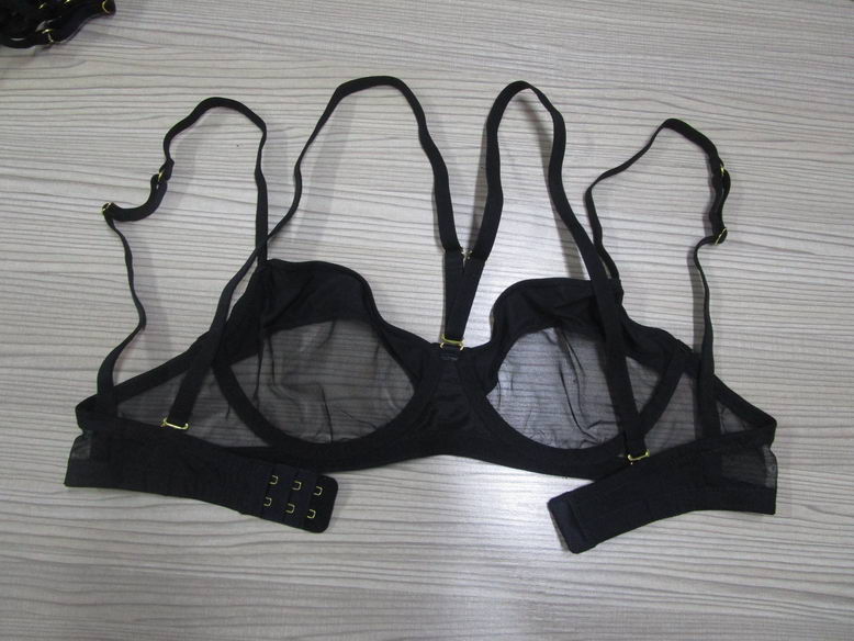 MadameReveWirebra2