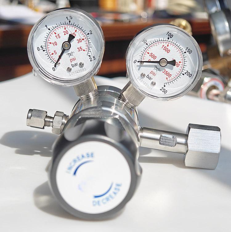 Laboratorystainlesssteelpressurereducersandpressurereliefvalvesformixedgasesincludingargon,helium,oxygen,hydrogenandchlorine