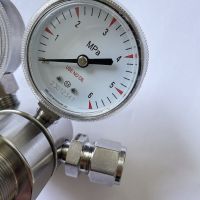 Laboratory-dedicatedStainless-steelPressureReducerwithReverseFerrule-typeHigh-pressurePressure-reducingValveand6×25PressureGauge