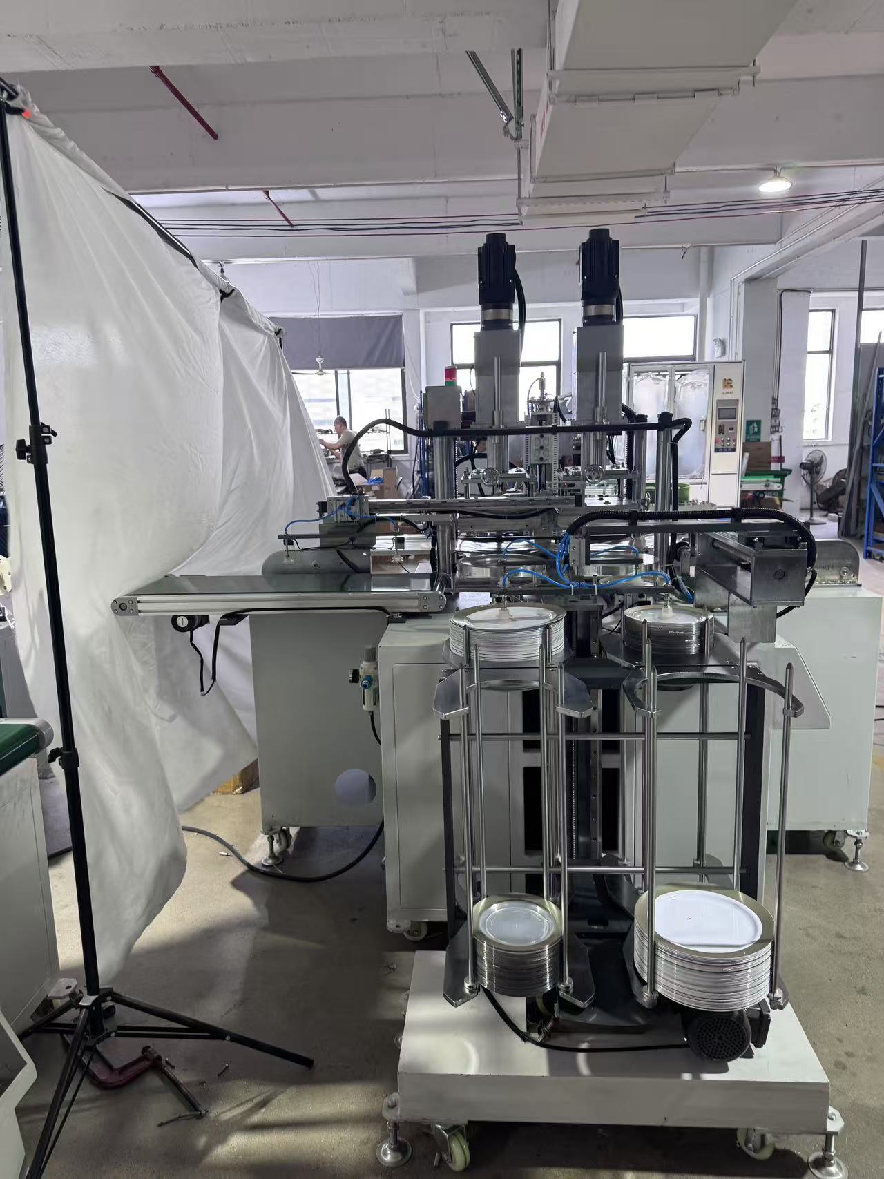 b7e25566bc2ff29fb8e2df007d679376