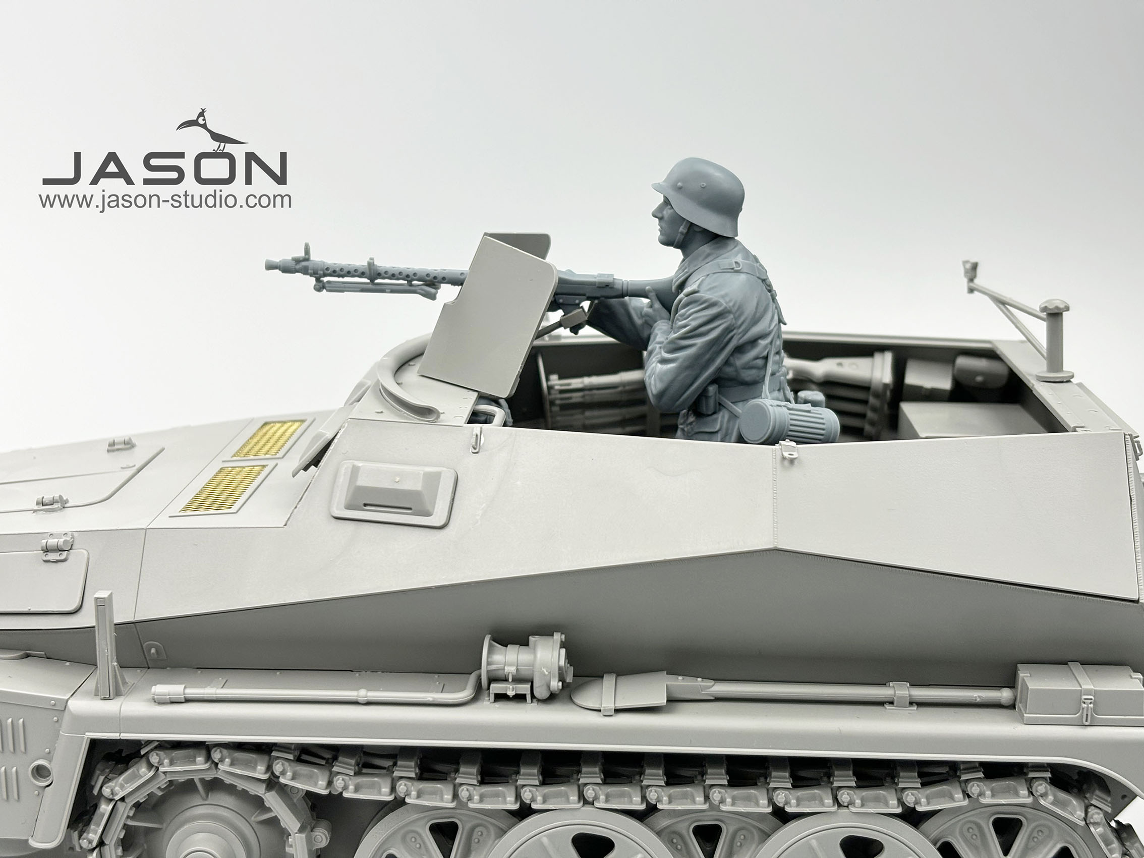 GERMAN Sd.Kfz.250/1 Ausf.A HALF TRACK GUNNER JS-16031-Jason Studio