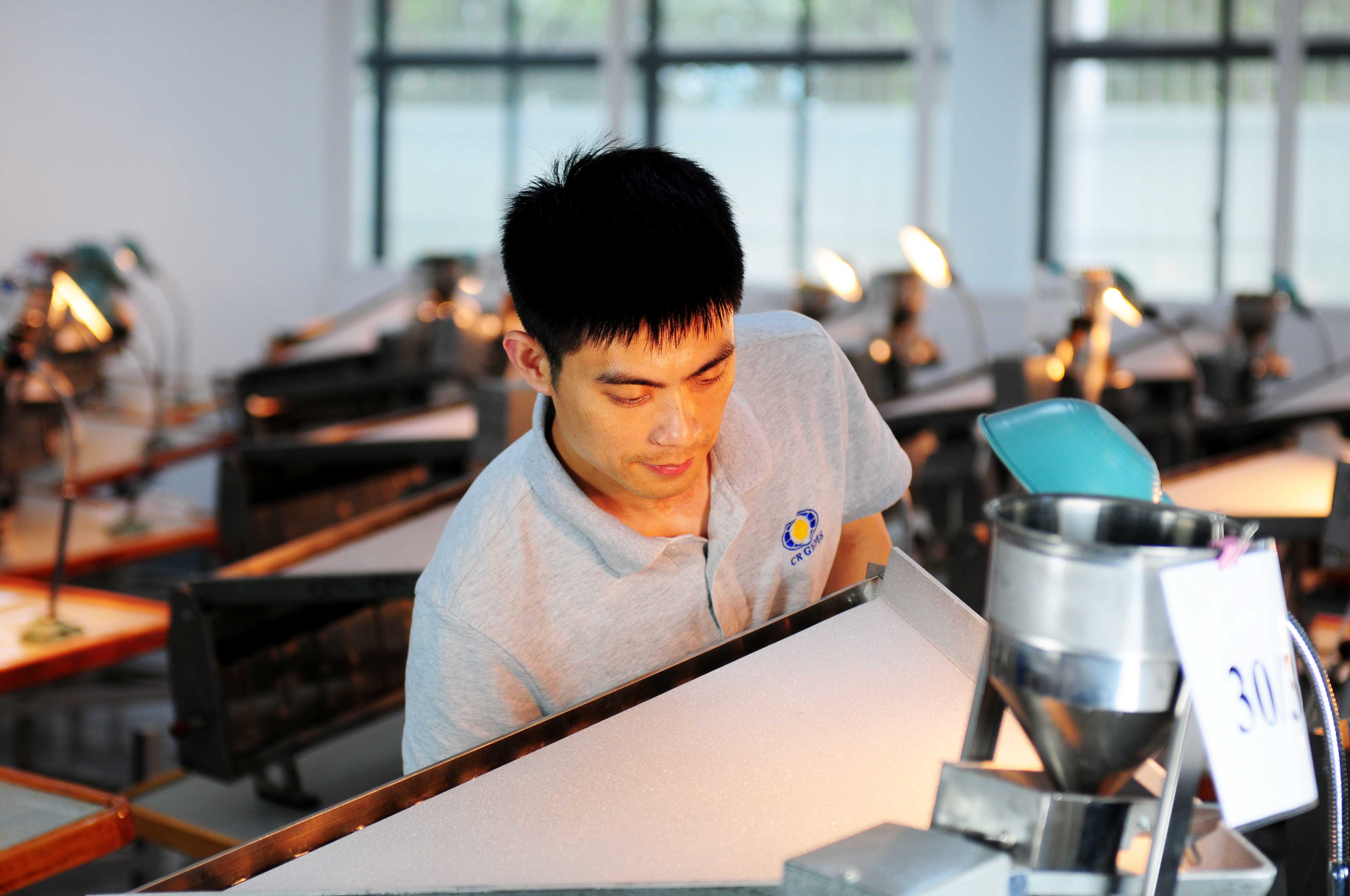 持证上岗、质量意识强