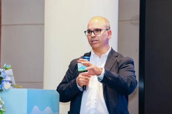 02033bb720b7f1375fbaea893ff9f71d