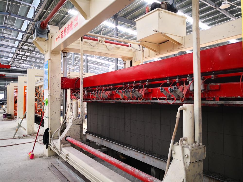 1.国外加气块生产现场-IMG_20191122_134529