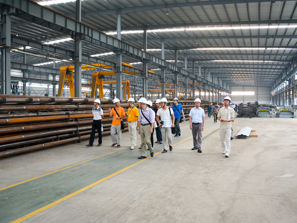 钢结构管材车间的走访