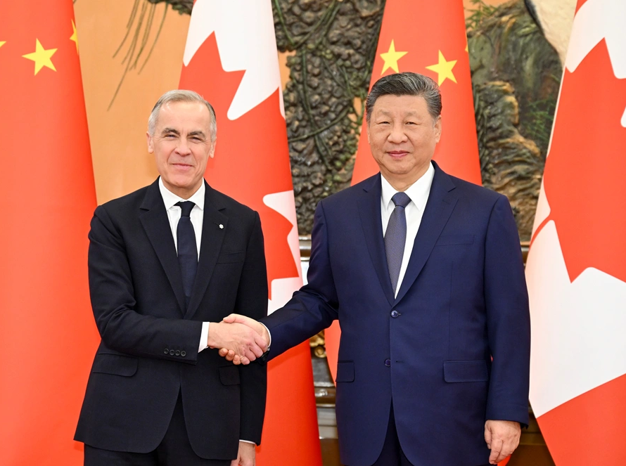 习近平会见加拿大总理卡尼