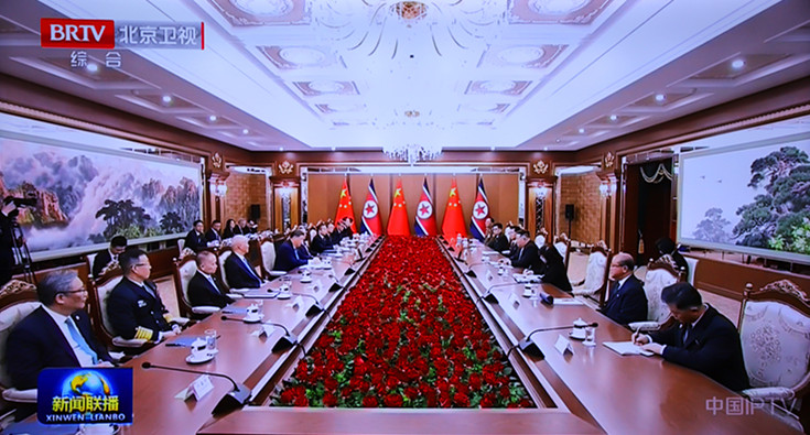 习近平抵达平壤开始对朝鲜进行国事访问