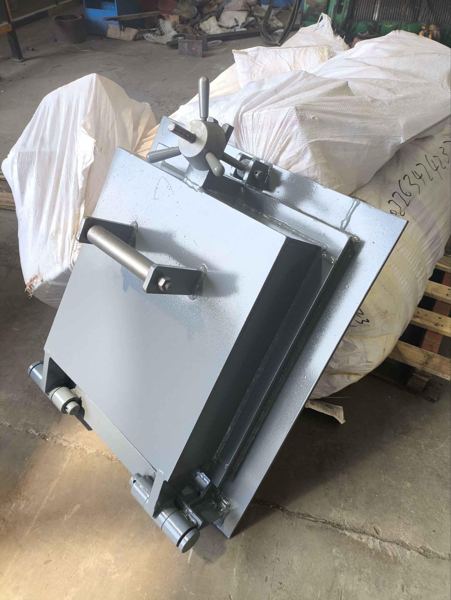 B5D883F6DB04F7F30FB9FA9EA1177481