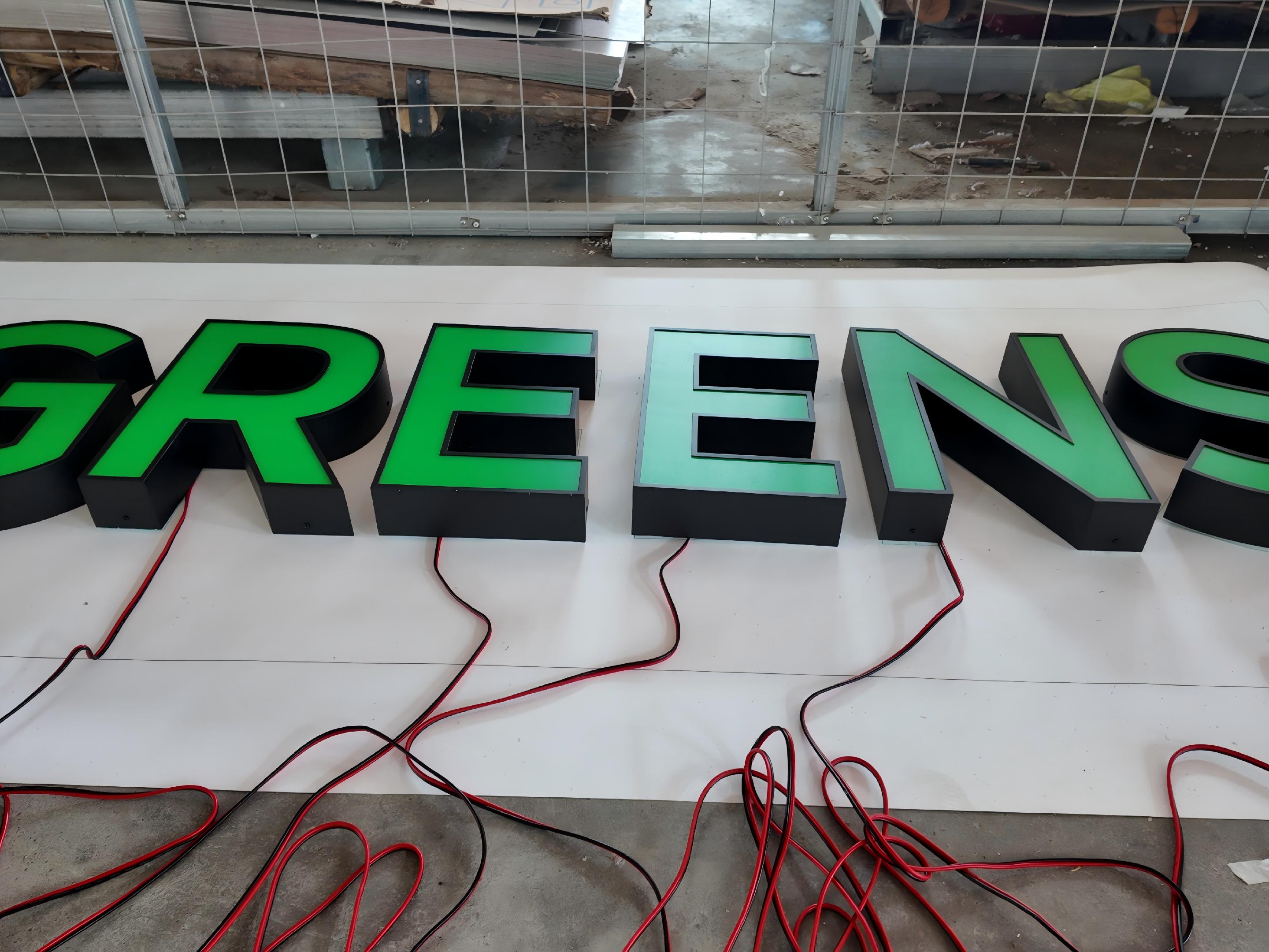 SZRODEN-SIGN-frontlit-letters-commercial-storefront-production