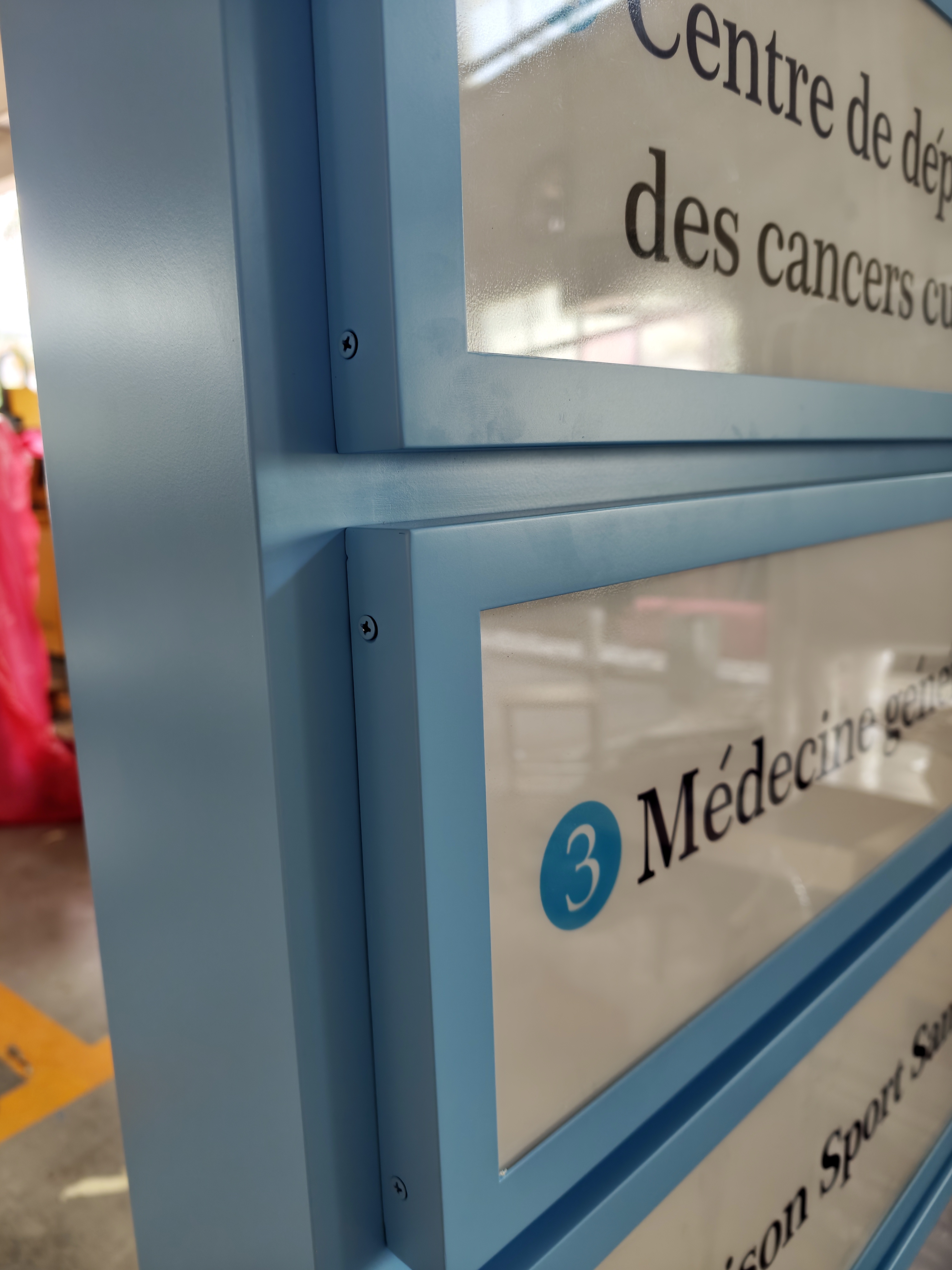 szroden-sign-hospital-wayfinding-sign-frame-detail