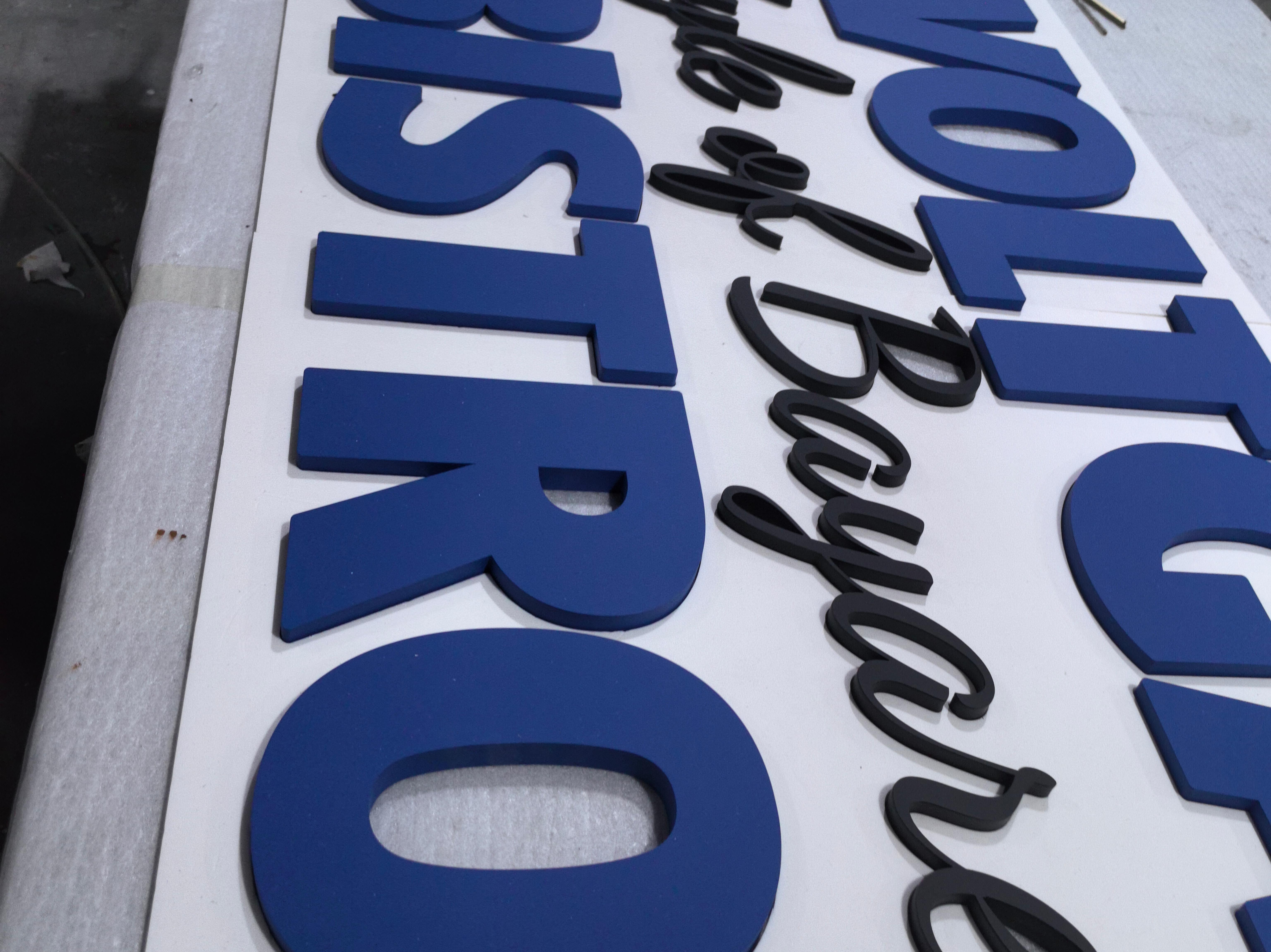 szroden-sign-non-illuminated-acrylic-letters-production