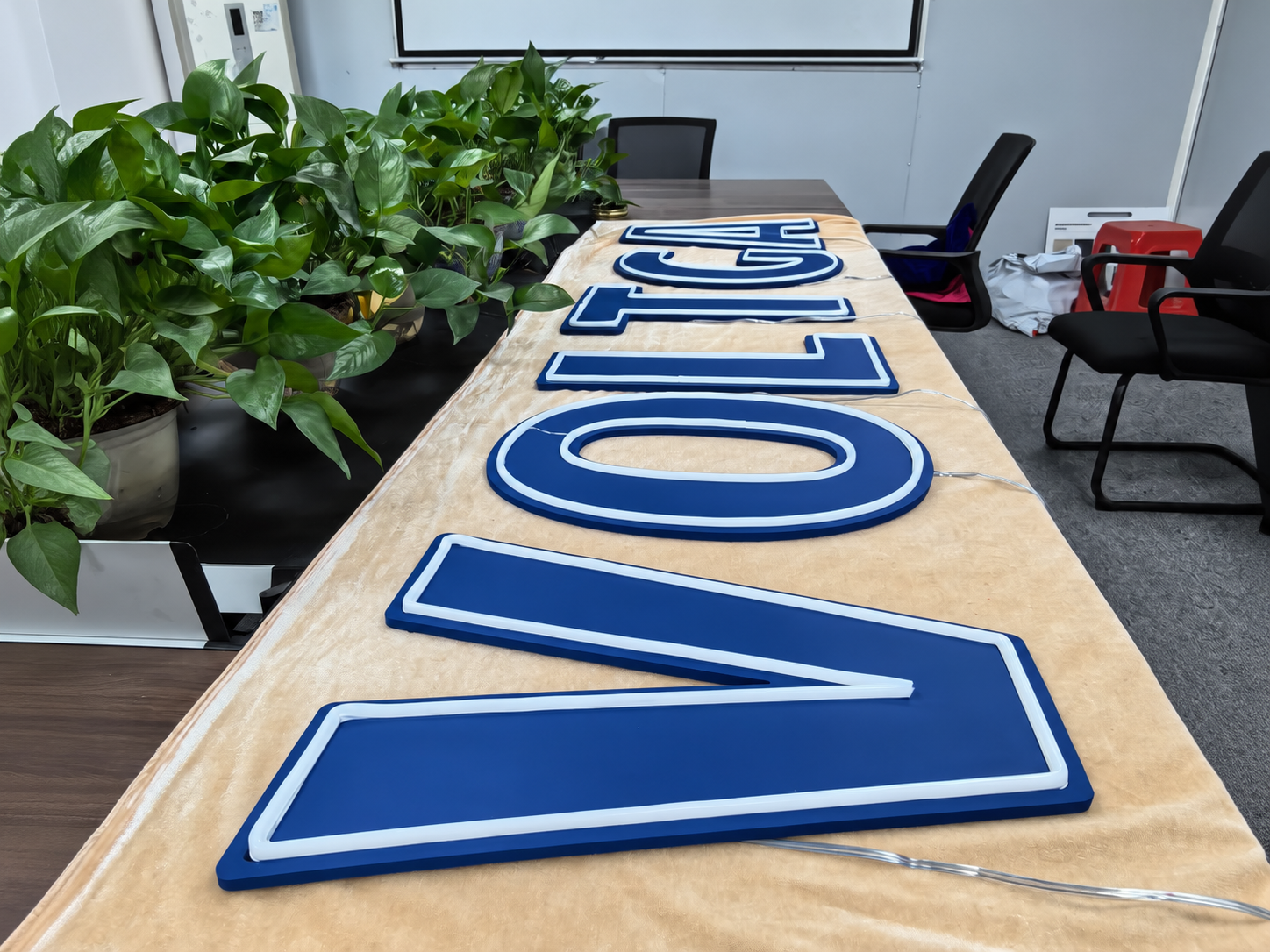 szroden-sign-custom-neon-letters-production