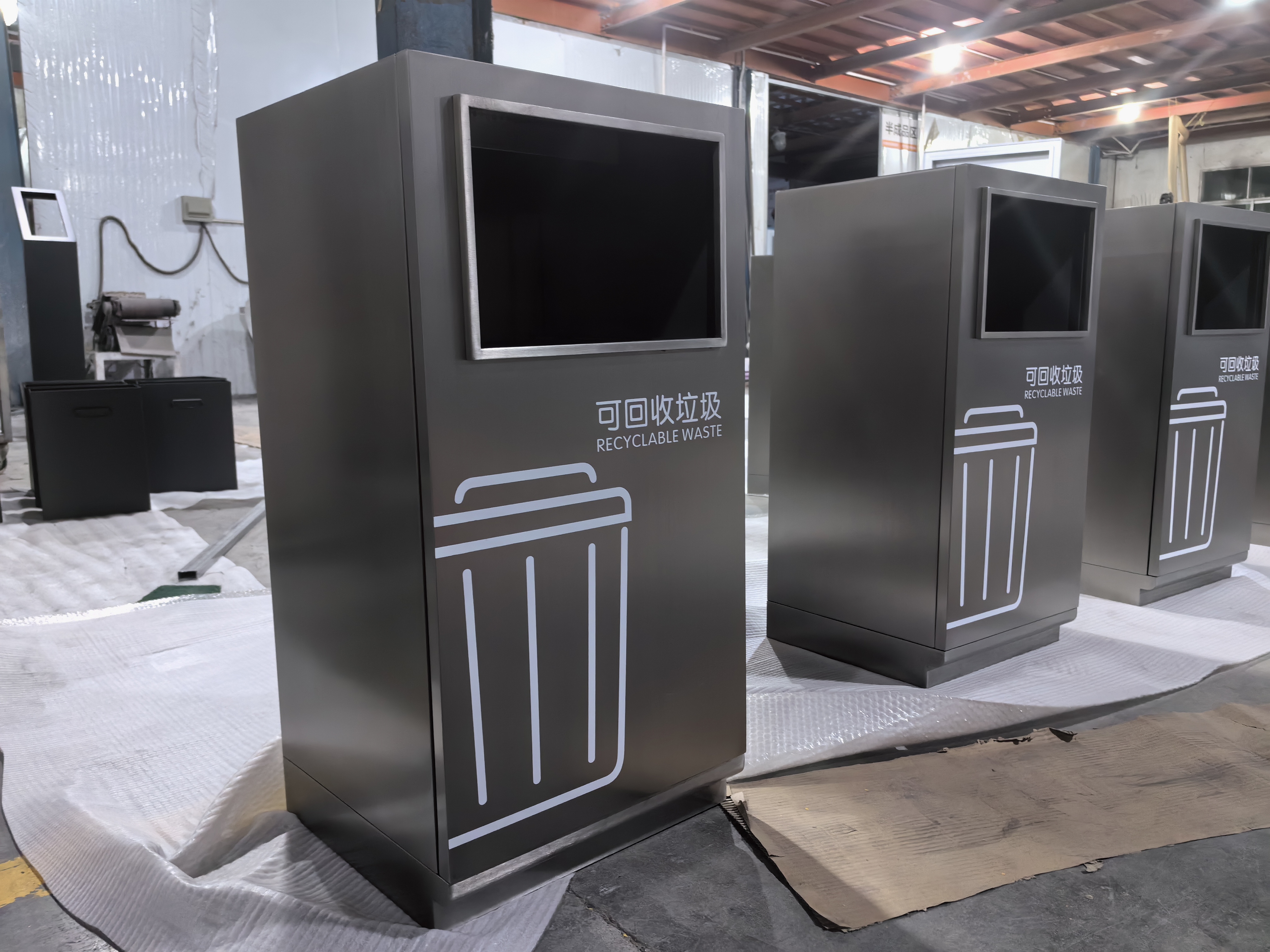 szroden-sign-commercial-recycling-bin-factory