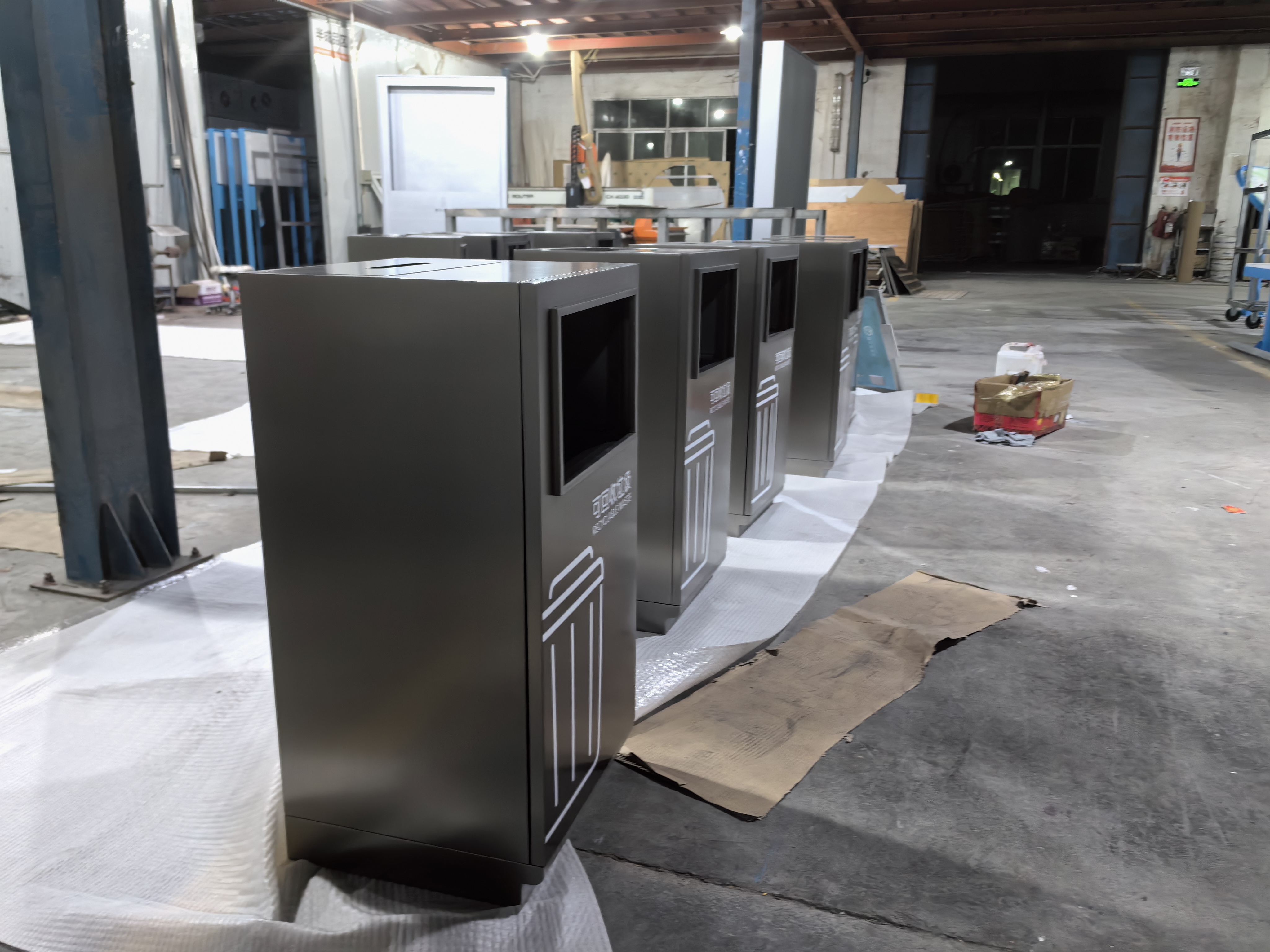 szroden-sign-stainless-steel-waste-bin-production
