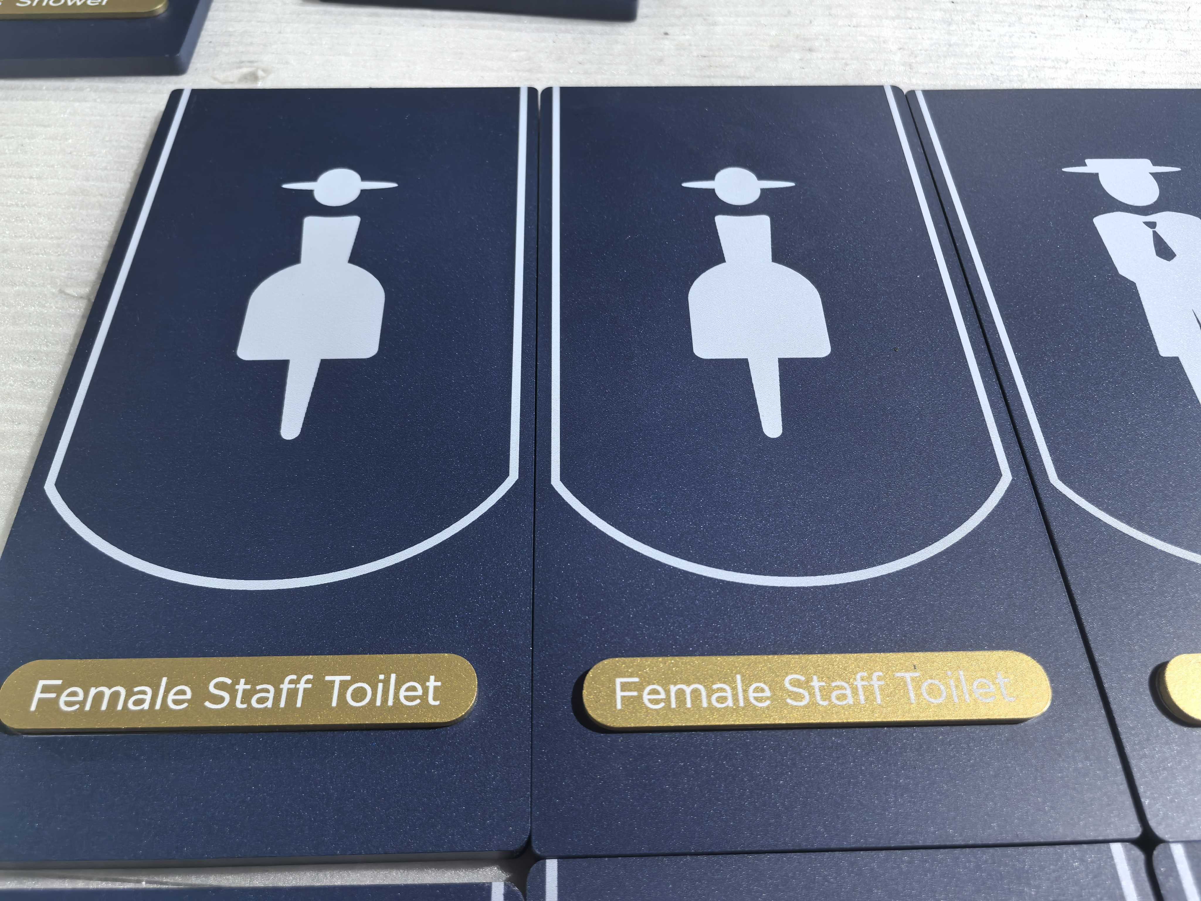szroden-sign-female-staff-toilet-sign-detail