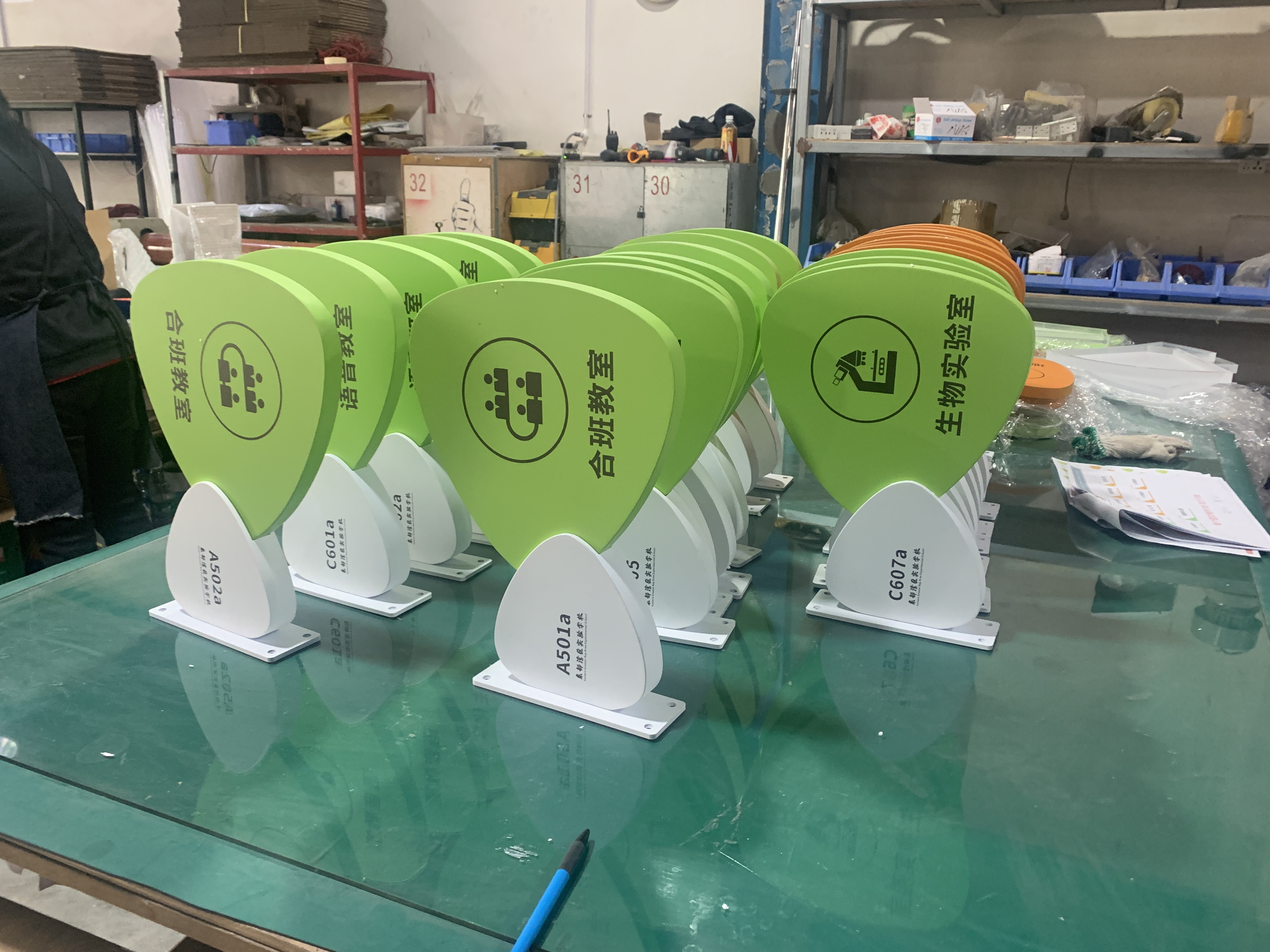 szroden-sign-custom-school-classroom-signage-factory-production
