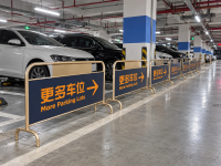 underground-garage-parking-barrier-wayfinding-sig