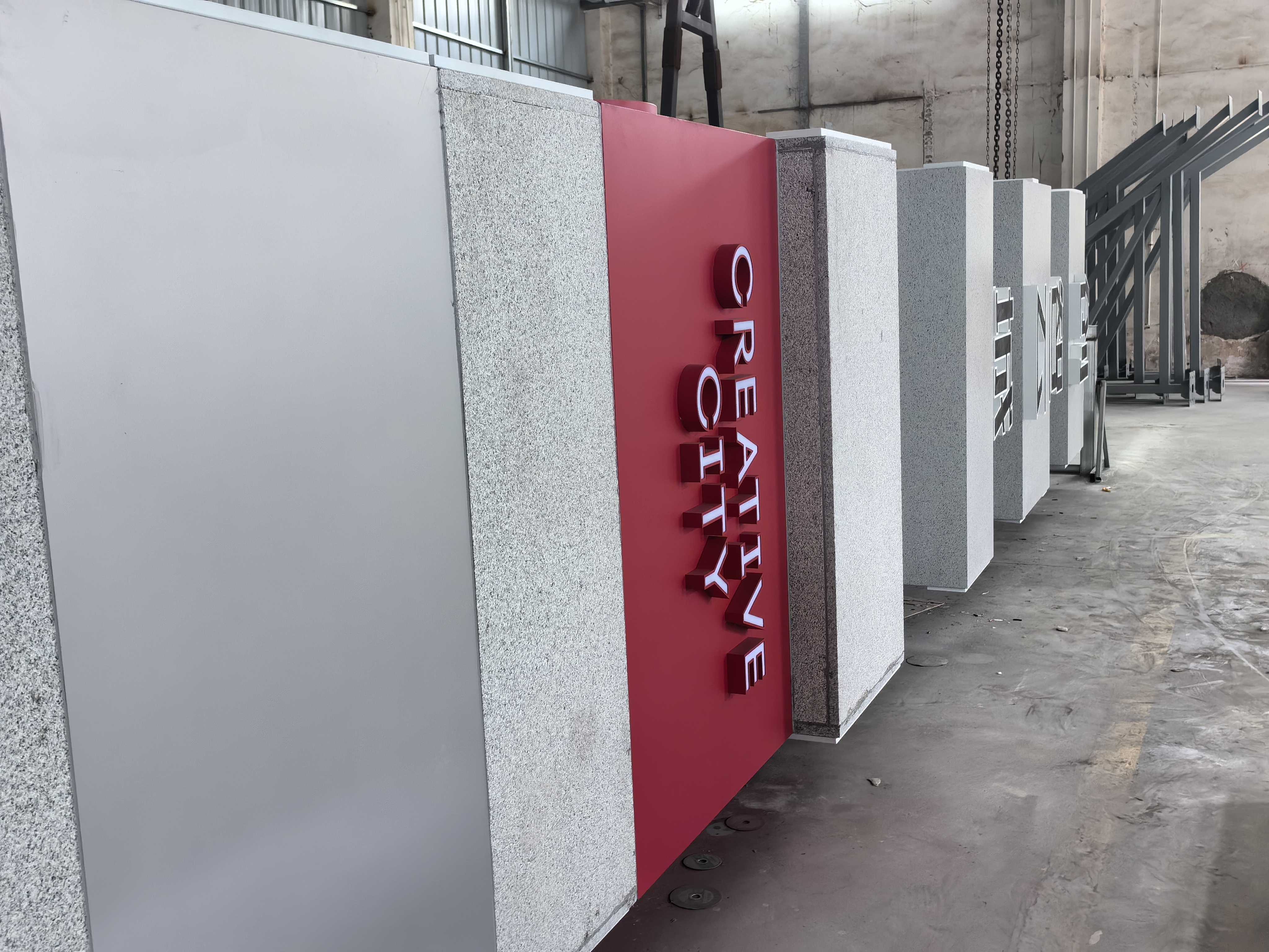 outdoor-monument-sign-painted-panel-lettering-detail