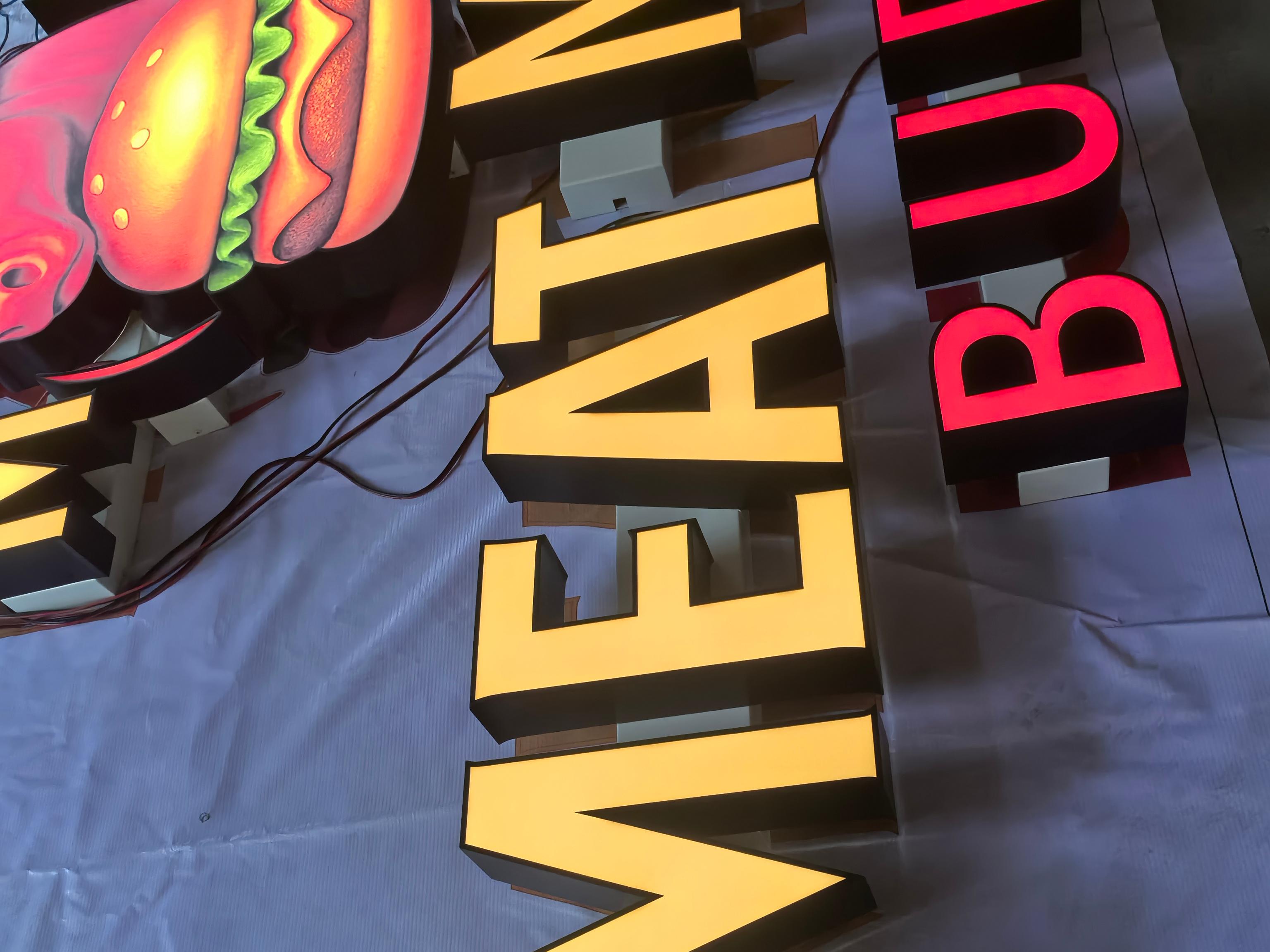 burger-restaurant-factory-channel-letter-face-side-detail.jpg