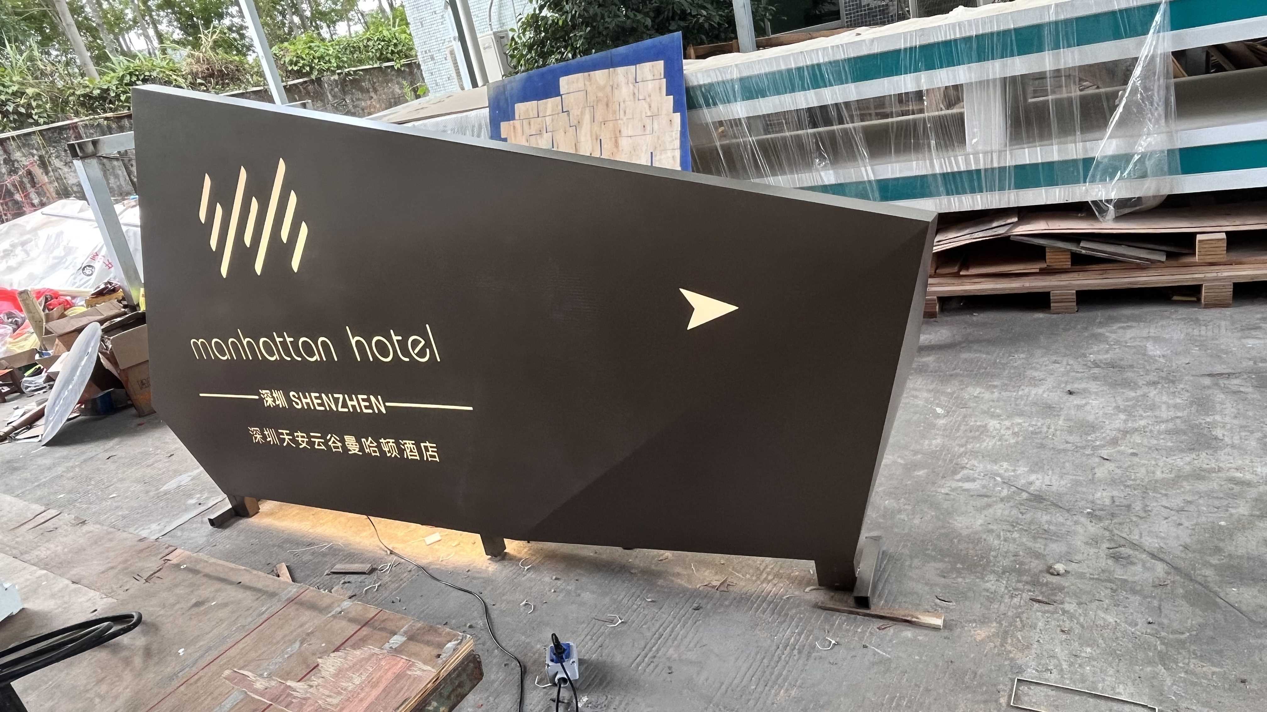 pylonsigns
