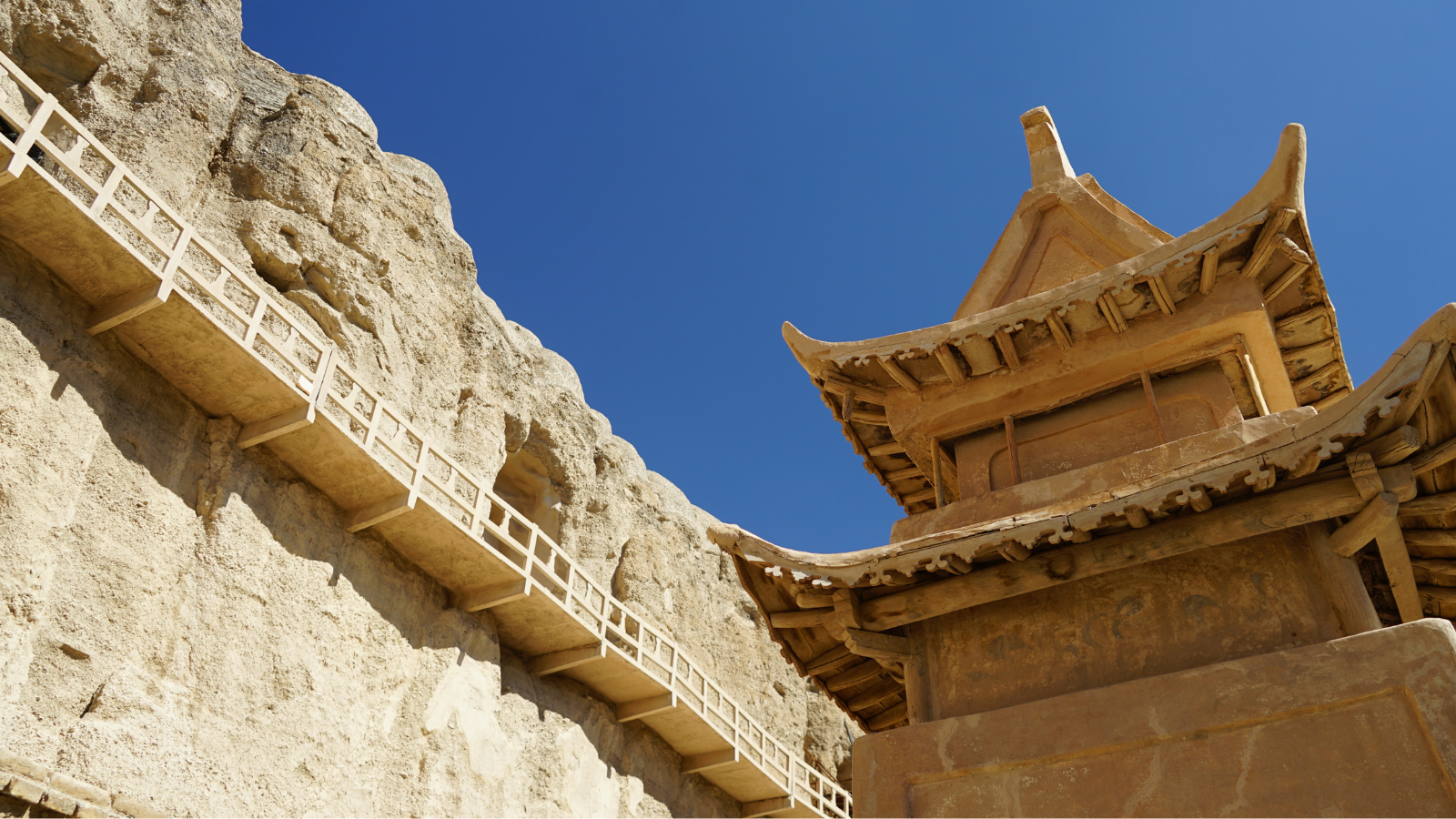 敦煌莫高窟的姊妹窟。洞窟内壁画色彩斑斓，佛像栩栩如生，展现了唐代至元代的艺术风格。这里环境幽静，游客较少，能让你更深入地感受古代佛教艺术的魅力