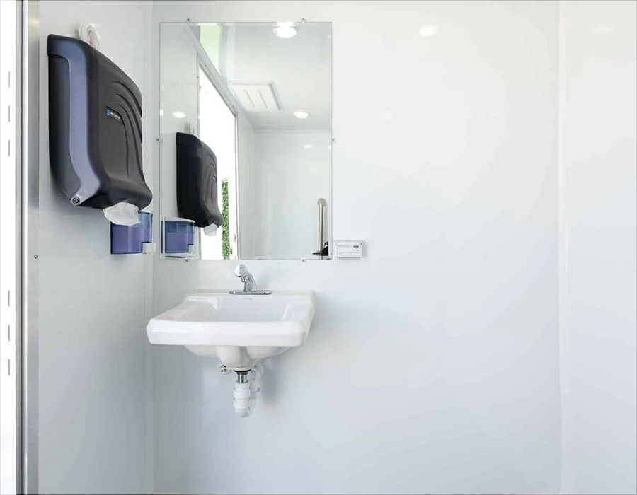 1-STATIONADARESTROOMTRAILER-4