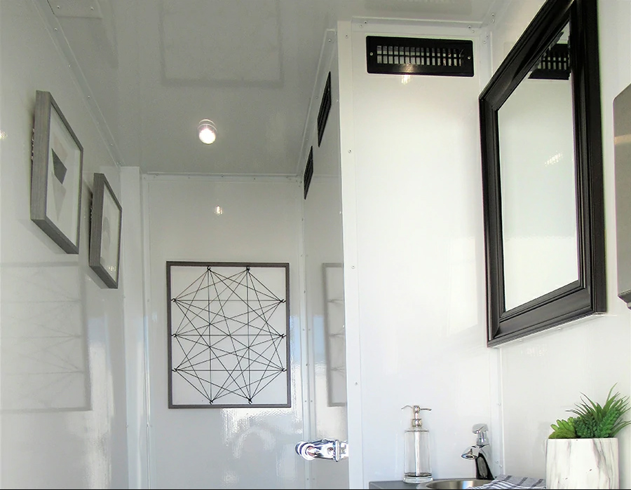 2-STATIONLUXURYRESTROOMTRAILER-2-STATIONLUXURYRESTROOMTRAILER5