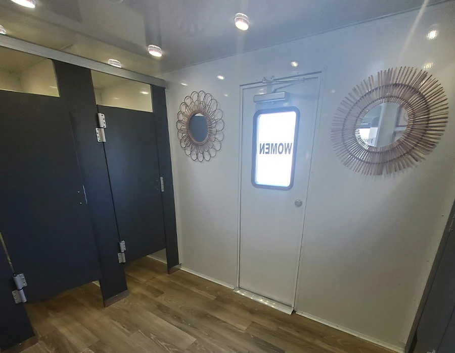 12-STATIONLUXURYRESTROOMTRAILER-12-STATIONLUXURYRESTROOMTRAILER4