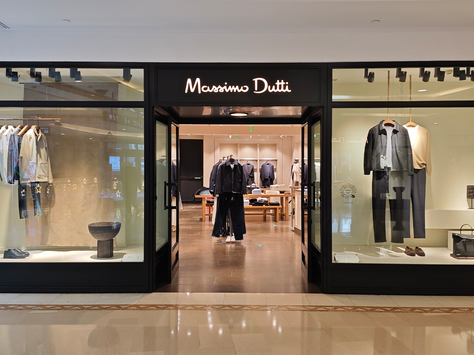 世贸天阶南街L1-132