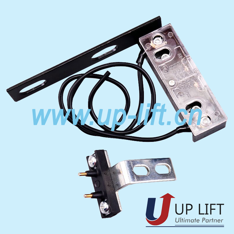 MitsubishifemalecontactAZ-06withframe.