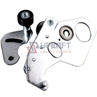 UP000121AMD轿门副锁钩厅门主门锁AMD门机触点钩子-6