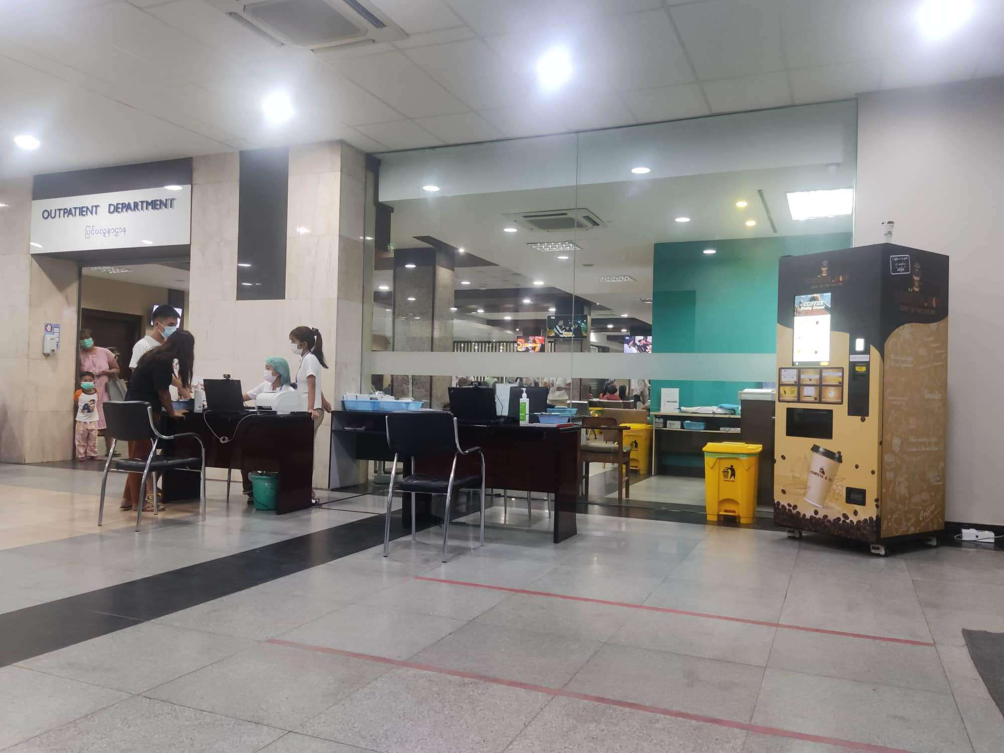 Airports, Train Stations, Subway Stations – Capture impulse purchases from captive travelers.