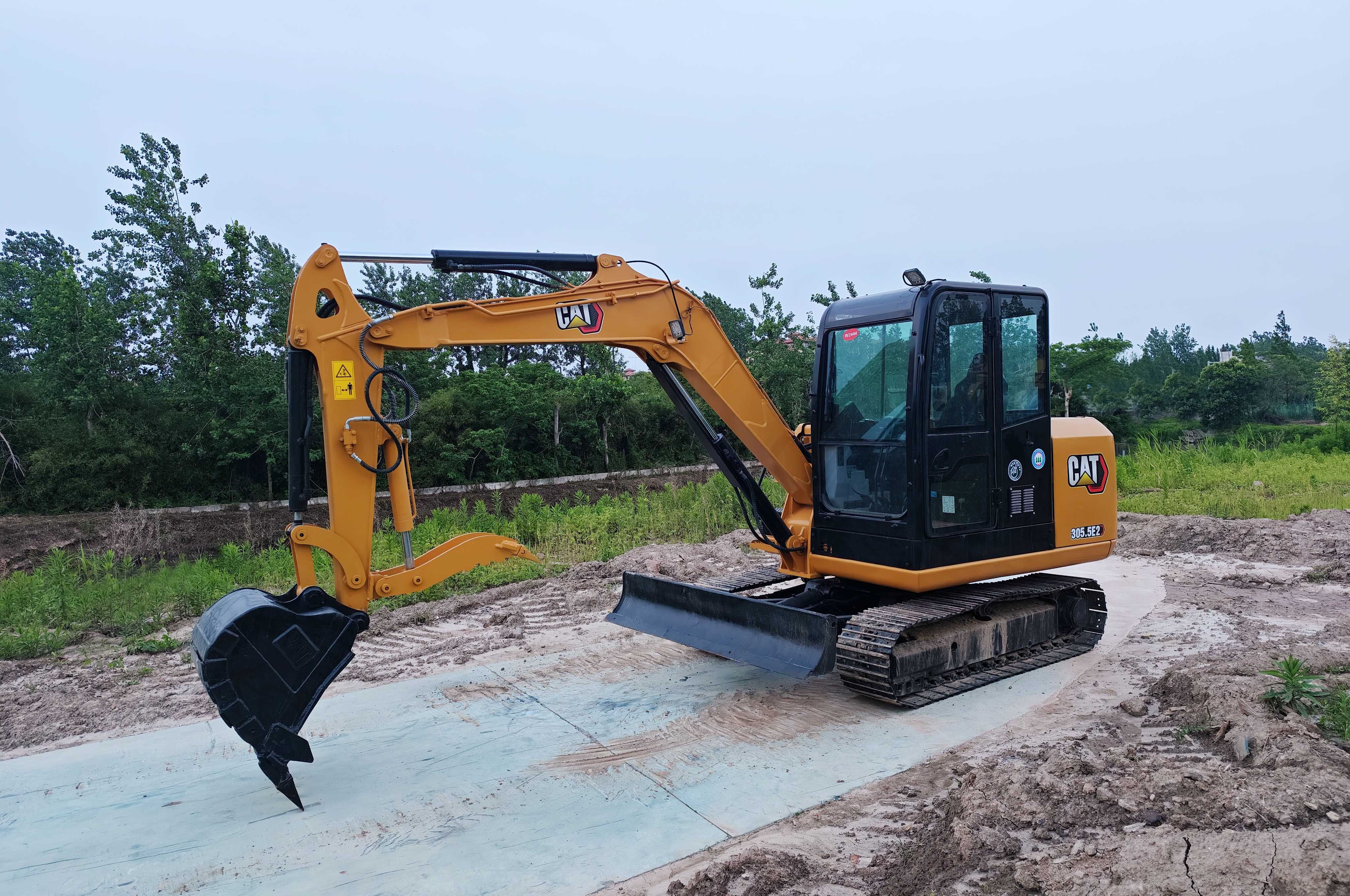 Used excavator Cat 305.5 install clamp for sale 