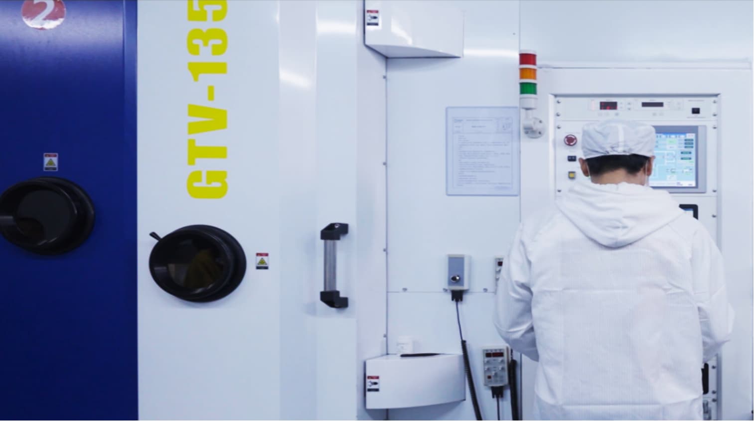 21 years experienced sun lenses manufacturer Crystal-Star utilizing high-tech machinery.